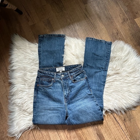 REFORMATION Peyton High Rise Bootcut Cropped Jeans - Picture 5 of 9
